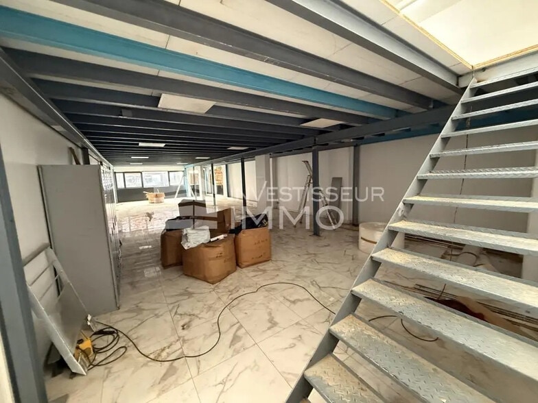 Retail in Tremblay-en-France for lease - Interior Photo - Image 3 of 6