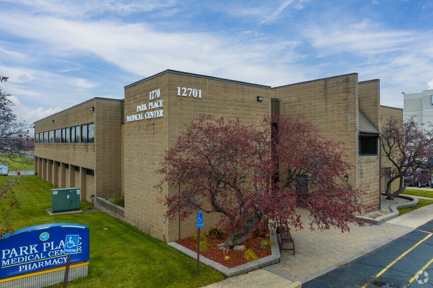 12701 Telegraph Rd, Taylor, MI for lease - Building Photo - Image 2 of 8