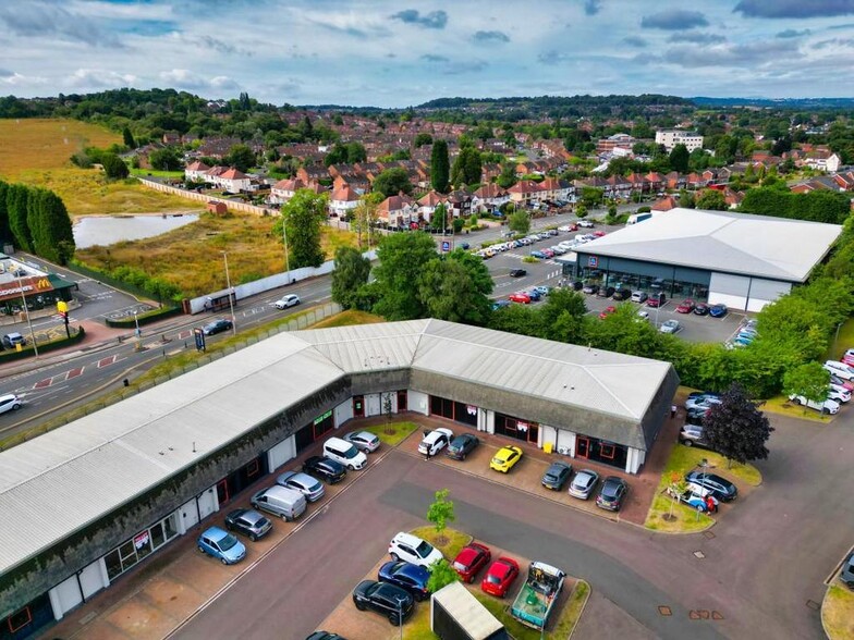 Second Av, Kingswinford for lease - Building Photo - Image 2 of 17