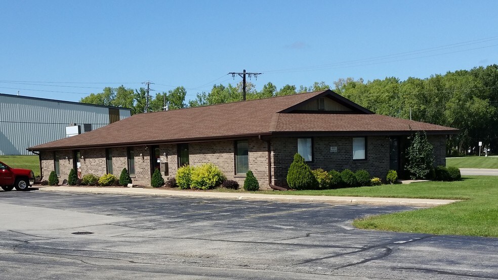 611 Packerland Dr, Green Bay, WI 54303