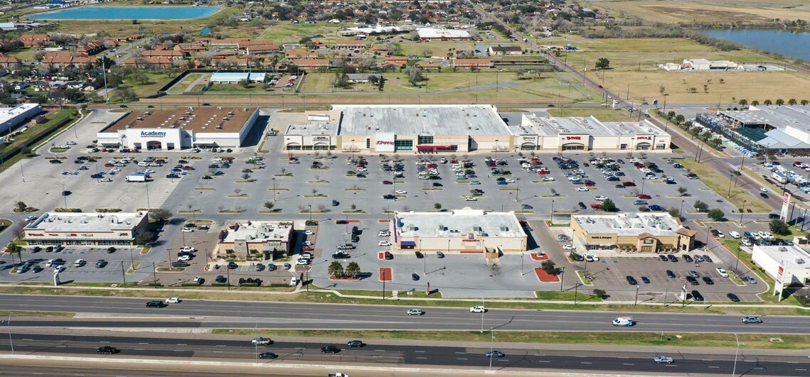 715-815 E Expressway 83, Weslaco, TX for lease Building Photo- Image 1 of 11