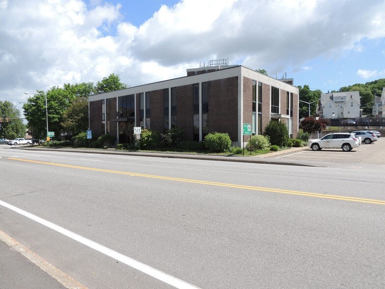 423 S Main St, Laconia, NH for sale - Building Photo - Image 1 of 1