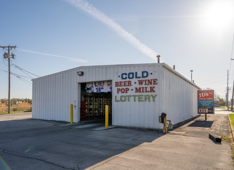 341 Illinois Ave, Maumee, OH for sale - Building Photo - Image 1 of 1