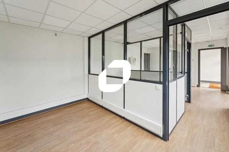 Office in SAINT-OUEN-L'AUMONE for lease - Interior Photo - Image 2 of 18