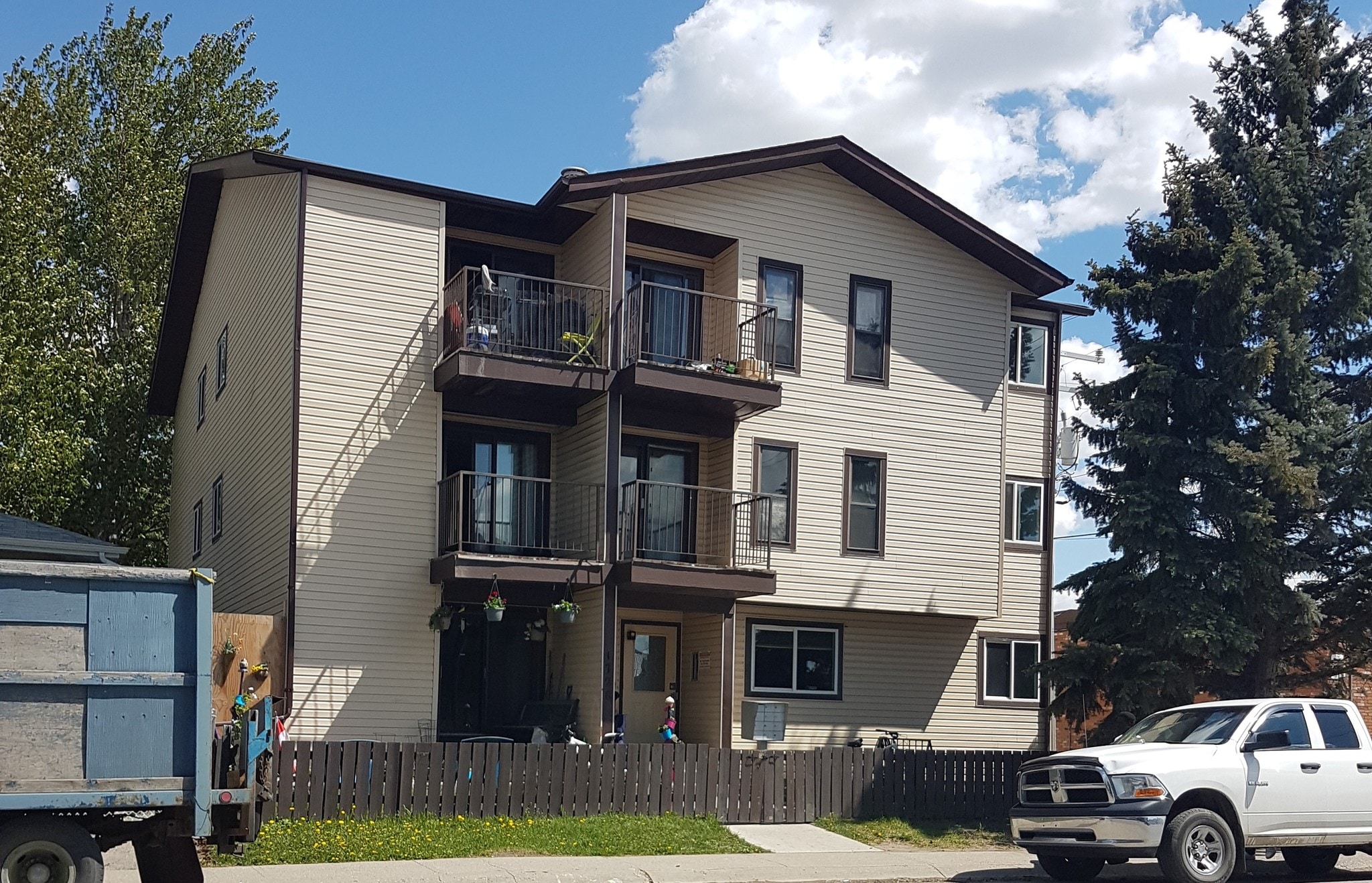 1728 38th St SE, Calgary, AB for sale Building Photo- Image 1 of 1