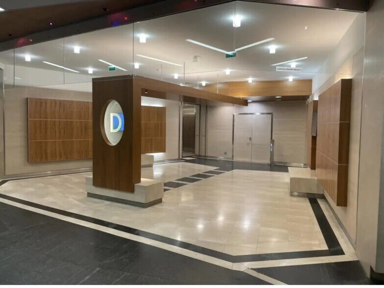 Office in Saint-Cloud for lease - Lobby - Image 3 of 5