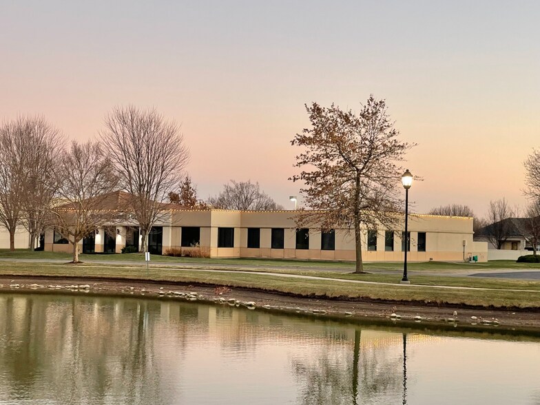 2081 N b Rd, Wichita, KS 67206