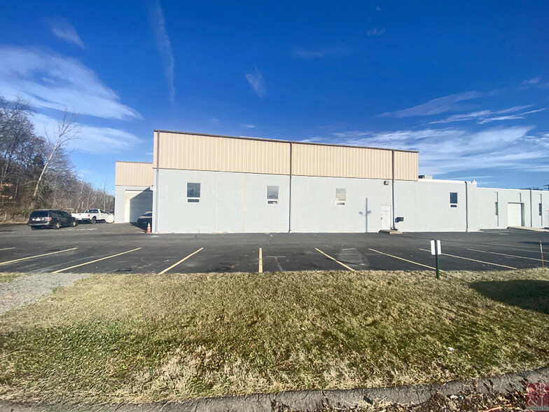 250 John Downey Dr, New Britain, CT for lease - Building Photo - Image 1 of 12