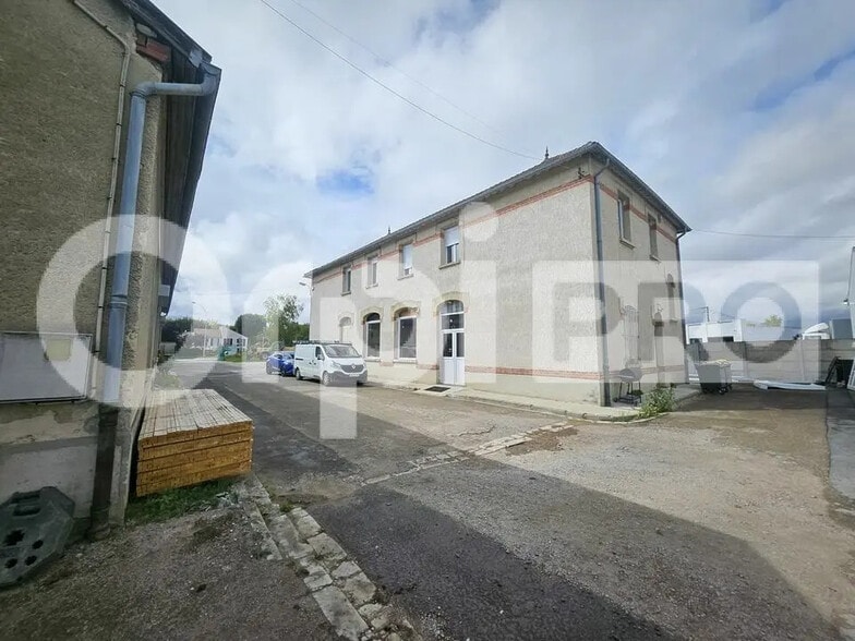 Flex in Saint-Brice-Courcelles for sale - Building Photo - Image 3 of 4