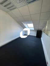 Office in Eybens for sale Interior Photo- Image 2 of 11