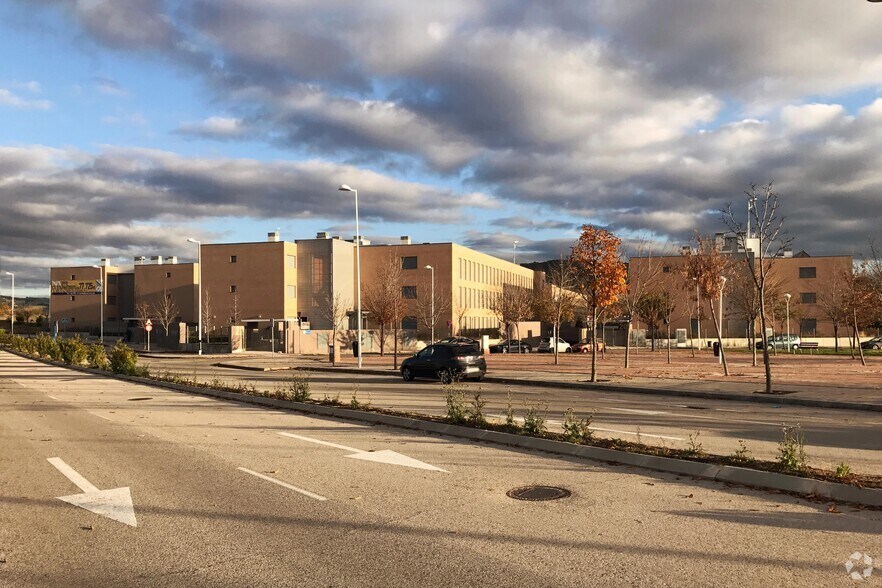 Calle Gonzalo de Berceo, 14, Villalbilla, Madrid for sale - Primary Photo - Image 1 of 1