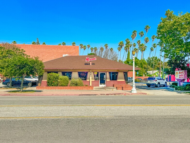 830 N Lake Ave, Pasadena, CA for lease - Building Photo - Image 1 of 4