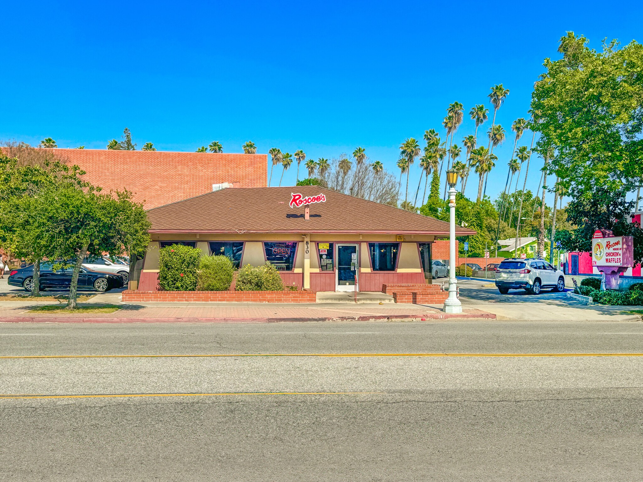 830 N Lake Ave, Pasadena, CA for lease Building Photo- Image 1 of 5