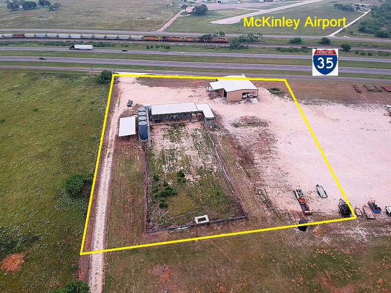 5188 S Interstate 35, Pearsall, TX for sale - Building Photo - Image 1 of 1