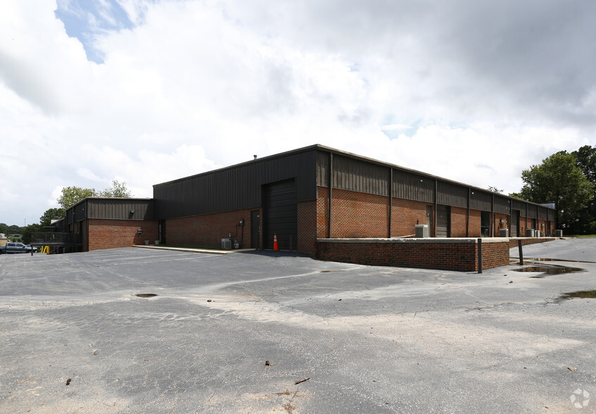 500-501 Uwharrie Ct, Raleigh, NC for lease - Building Photo - Image 2 of 2