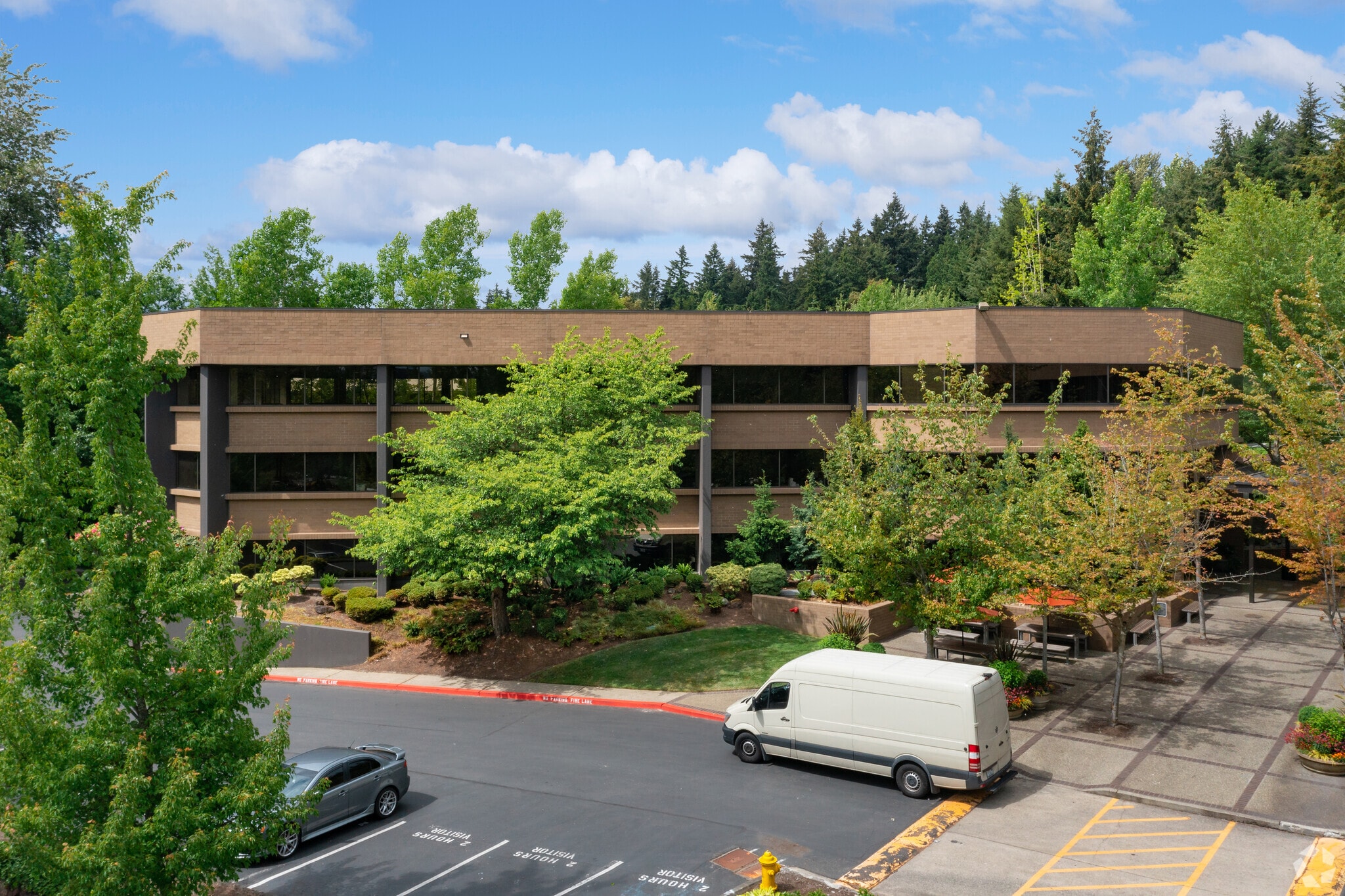 11808 Northup Way, Bellevue, WA for lease Building Photo- Image 1 of 3