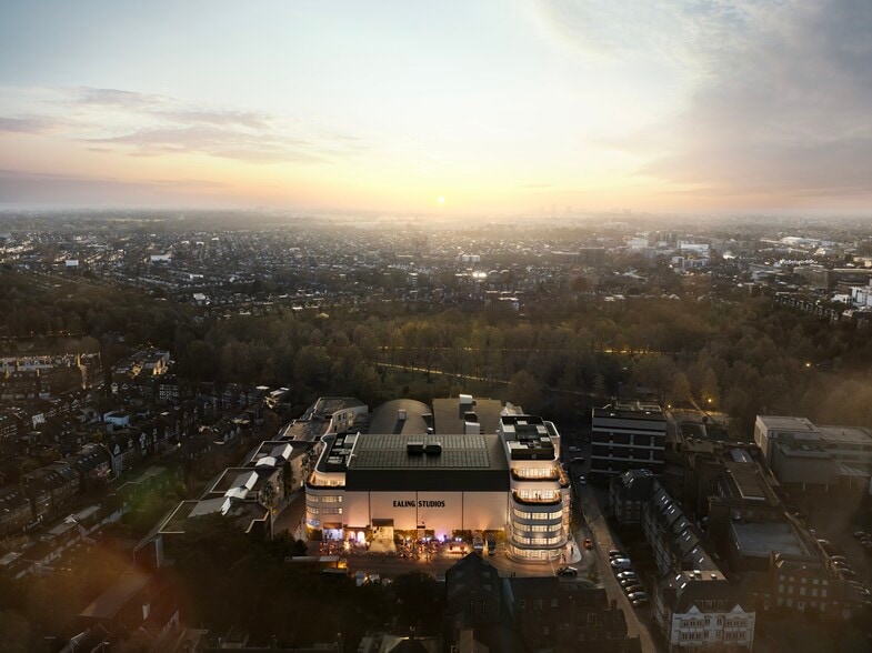 Ealing Green, London for lease - Building Photo - Image 3 of 6