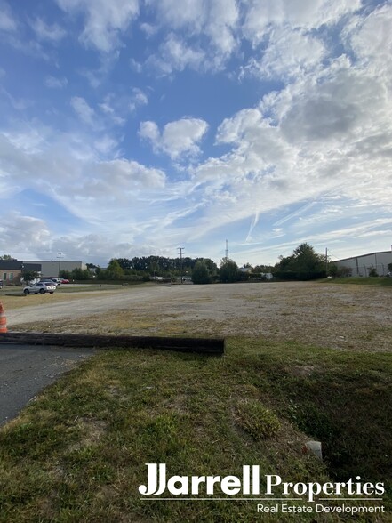 Houser Dr, Fredericksburg, VA for lease - Building Photo - Image 2 of 5