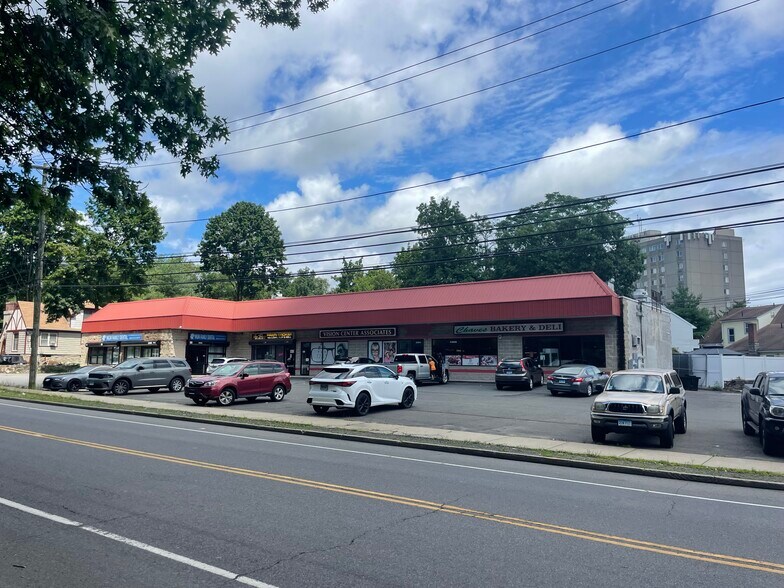 2652-2690 E Main St, Bridgeport, CT for sale - Building Photo - Image 1 of 1
