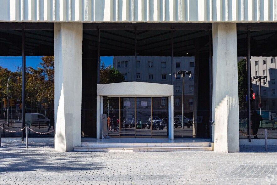 Office in Barcelona, Barcelona for sale - Building Photo - Image 3 of 3