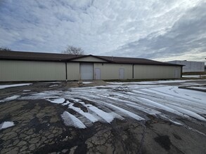 120-122 E Tuscarawas Ave, Barberton, OH for lease Building Photo- Image 2 of 25