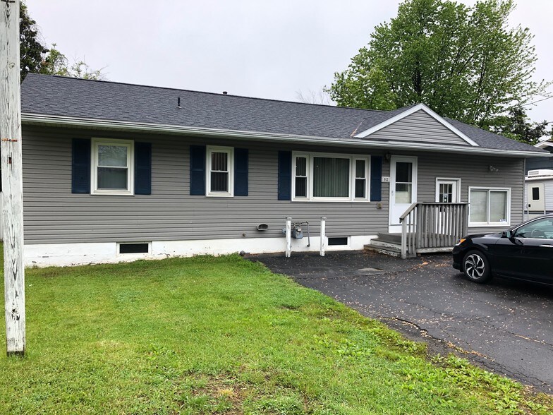 912 Church St, North Syracuse, NY for sale - Primary Photo - Image 1 of 1