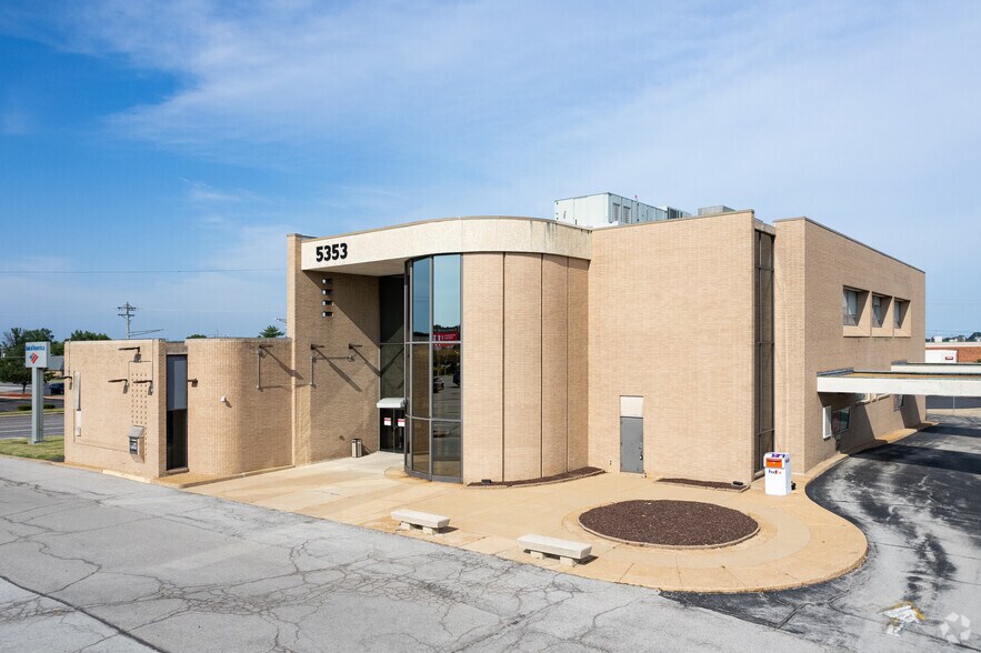 5353 S Lindbergh Blvd, Saint Louis, MO 63126