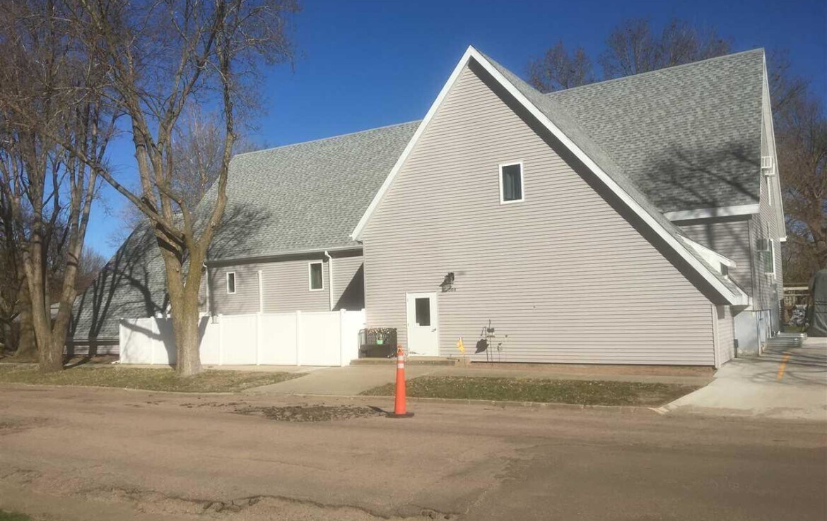 304 S Douglas St, Elk Point, SD 57025 Multifamily for Sale