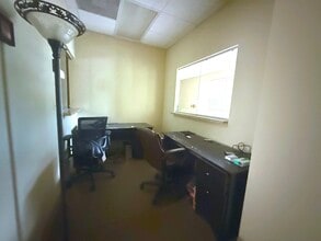 301 Skyline Dr, Lady Lake, FL for lease Interior Photo- Image 2 of 9