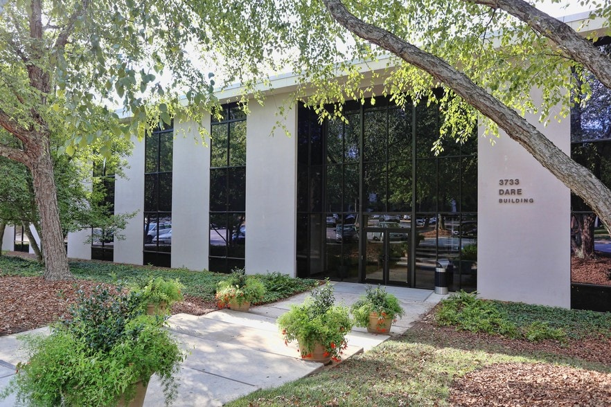 3733 National Dr, Raleigh, NC for lease - Building Photo - Image 3 of 12