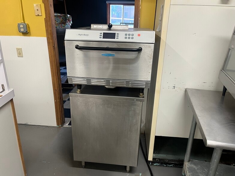 126 Main St, Lehigh, IA for lease - Building Photo - Image 3 of 16