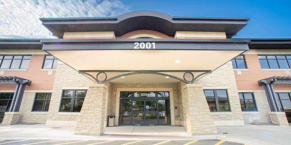 2001 N Gary Ave, Wheaton, IL for lease - Building Photo - Image 1 of 7