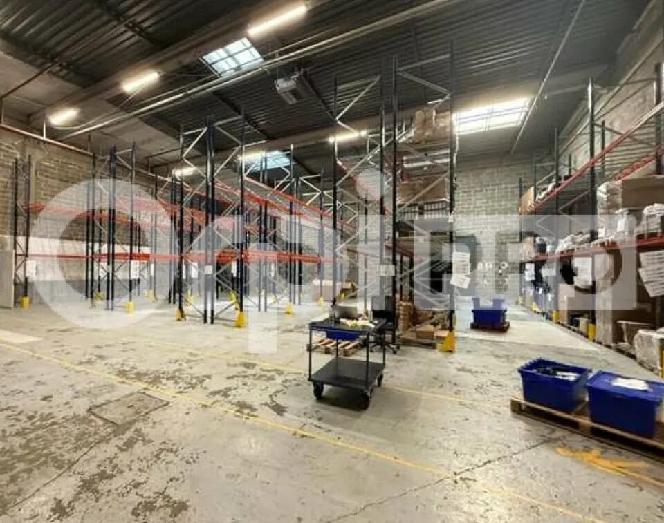 Industrial in Villejust for lease Interior Photo- Image 1 of 5