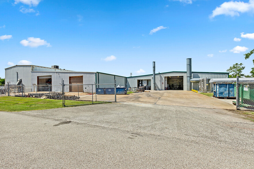 4725 Lawndale St, La Marque, TX for lease - Building Photo - Image 1 of 12