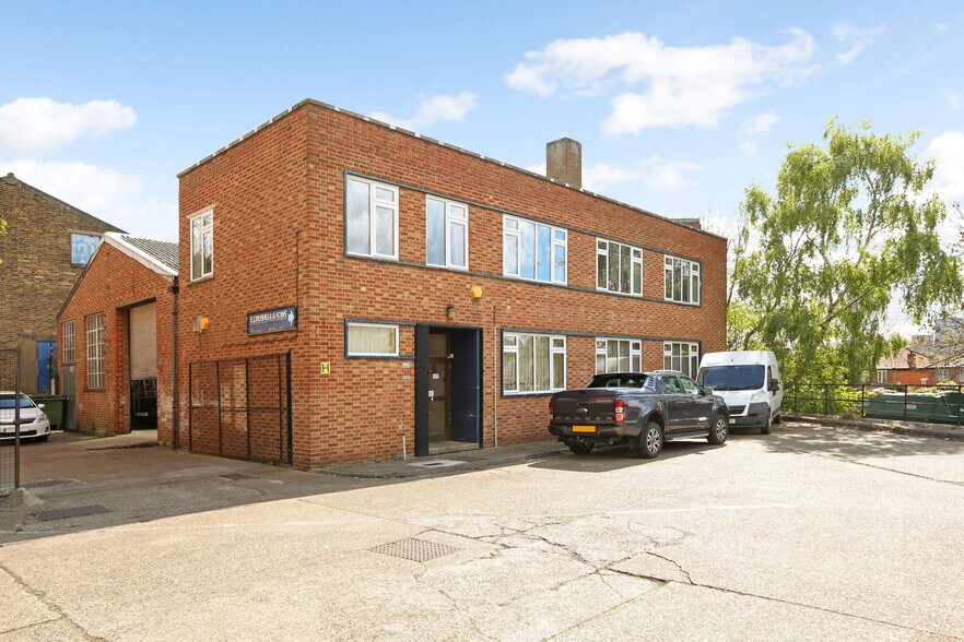 452 Sunleigh Rd, Wembley for sale - Building Photo - Image 1 of 1