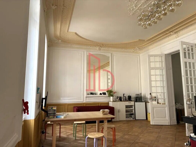 Office in Bordeaux for lease - Building Photo - Image 1 of 4