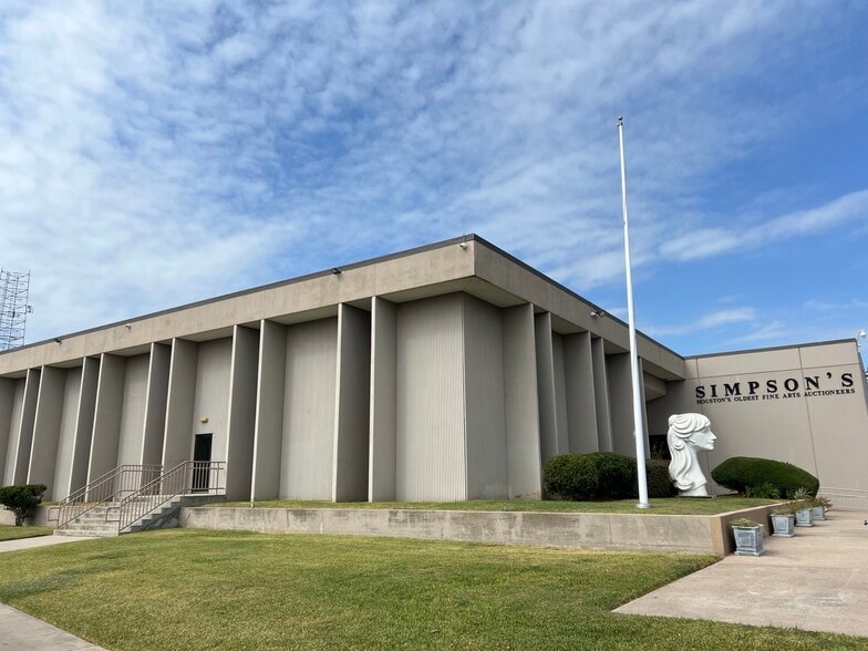 6116 Skyline Dr, Houston, TX for lease - Building Photo - Image 1 of 6