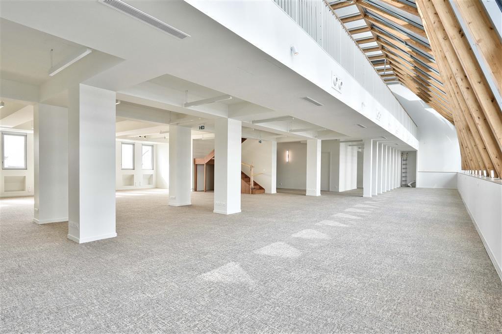 Office in Paris for lease Building Photo- Image 1 of 10