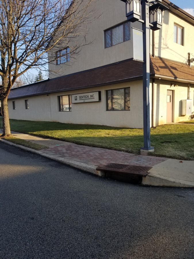 2851 Limekiln Pike, Glenside, PA 19038