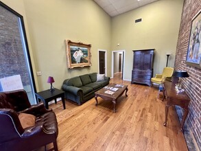 105 N Maple St, Murfreesboro, TN for lease Interior Photo- Image 2 of 9