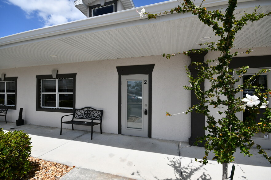 1531 Rio De Janeiro Ave, Punta Gorda, FL for lease - Building Photo - Image 3 of 24