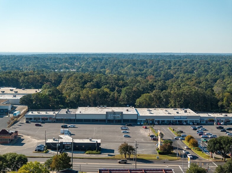 4693 Airport Blvd, Mobile, AL for lease - Building Photo - Image 1 of 3