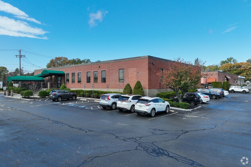 125 Newbury St, Framingham, MA for lease - Building Photo - Image 1 of 7