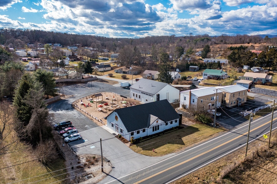 414 Parkersburg Tpke, Staunton, VA for sale - Primary Photo - Image 1 of 1