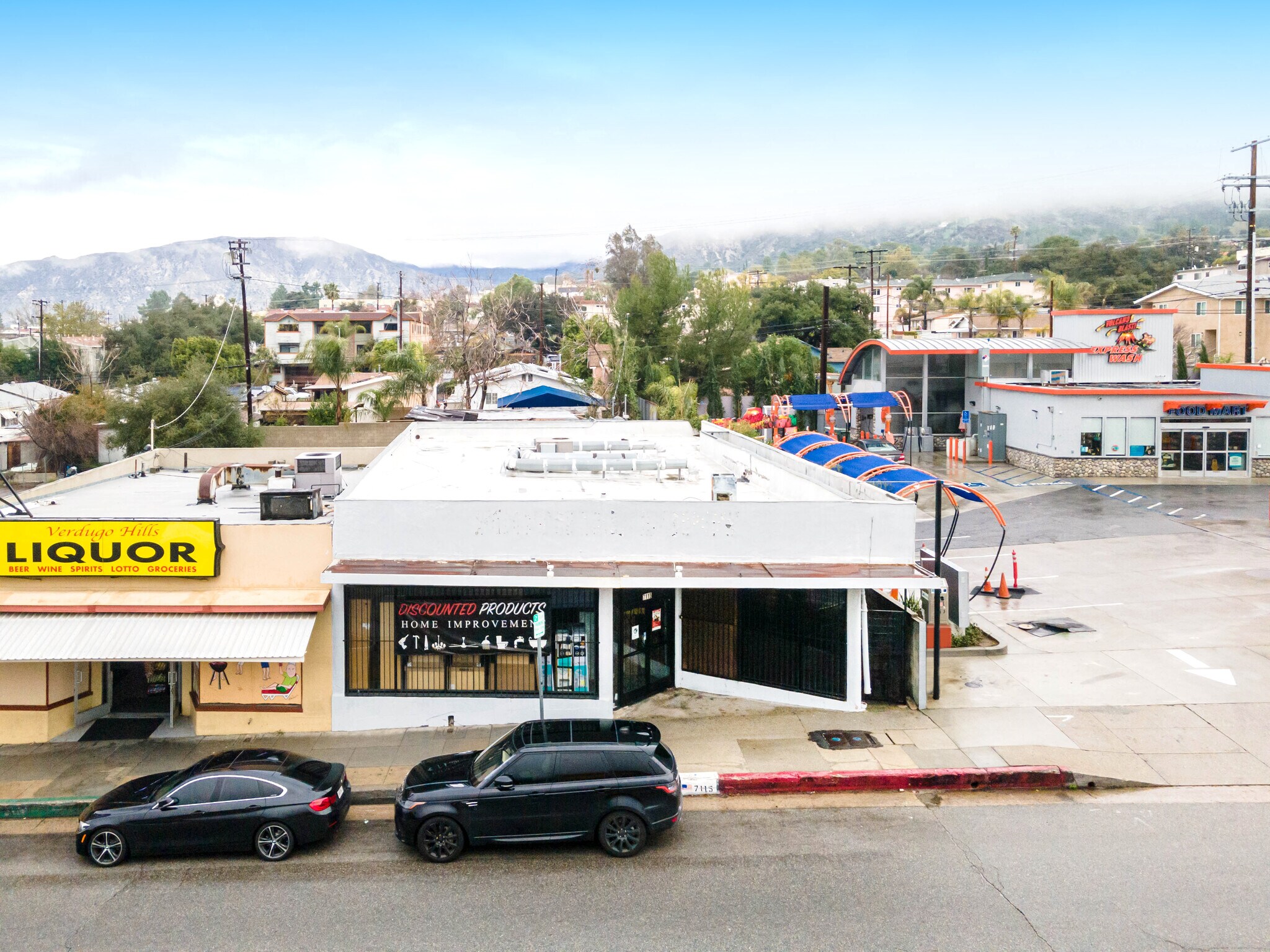 7115 Foothill Blvd, Tujunga, CA 91042