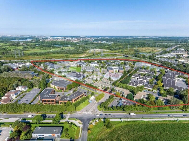 Office in Saint-Thibault-des-Vignes for lease - Aerial - Image 2 of 4