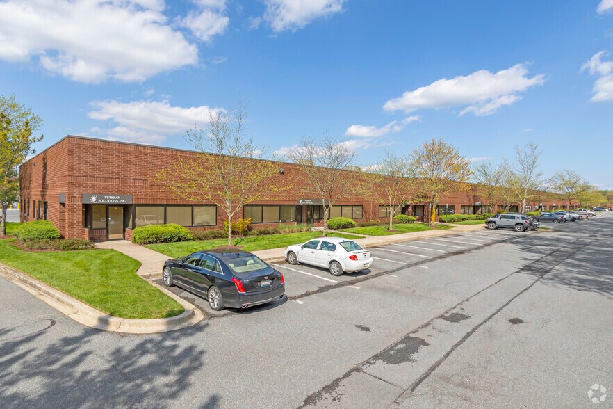 810 Cromwell Park Dr, Glen Burnie, MD for lease - Primary Photo - Image 1 of 5