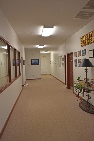 620 Armsway Blvd, Godfrey, IL for lease - Interior Photo - Image 3 of 57