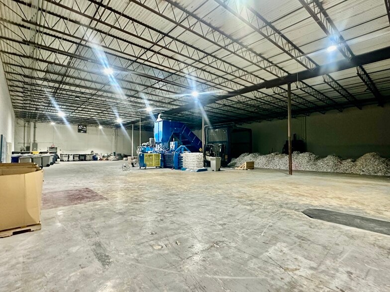 3702 N 131st Ave, Clearwater, FL for lease - Building Photo - Image 3 of 12