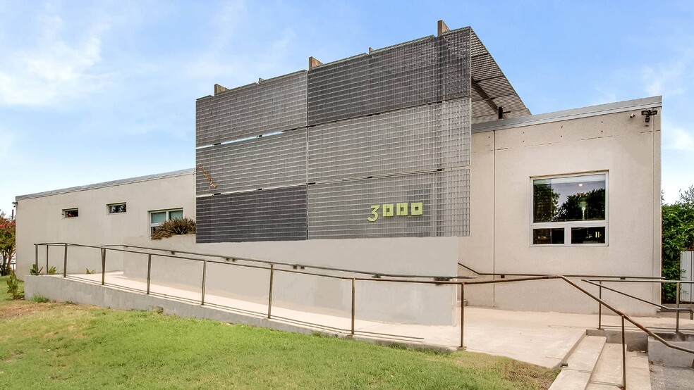 3000 E Cesar Chavez St, Austin, TX for lease - Building Photo - Image 1 of 28